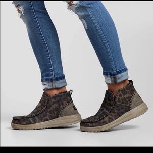 Women’s Hey Dudes Helis - Leo Nut